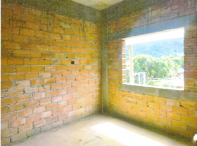 Lote de 1.163,00m² compreendendo uma cas, localizado em Pitangui - MG