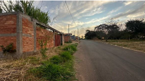 Imagem do imóvel Terreno com 307,62m² no loteamento denom